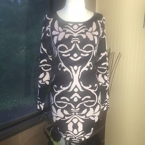 Derek heart  long sleeve light pink and black med.